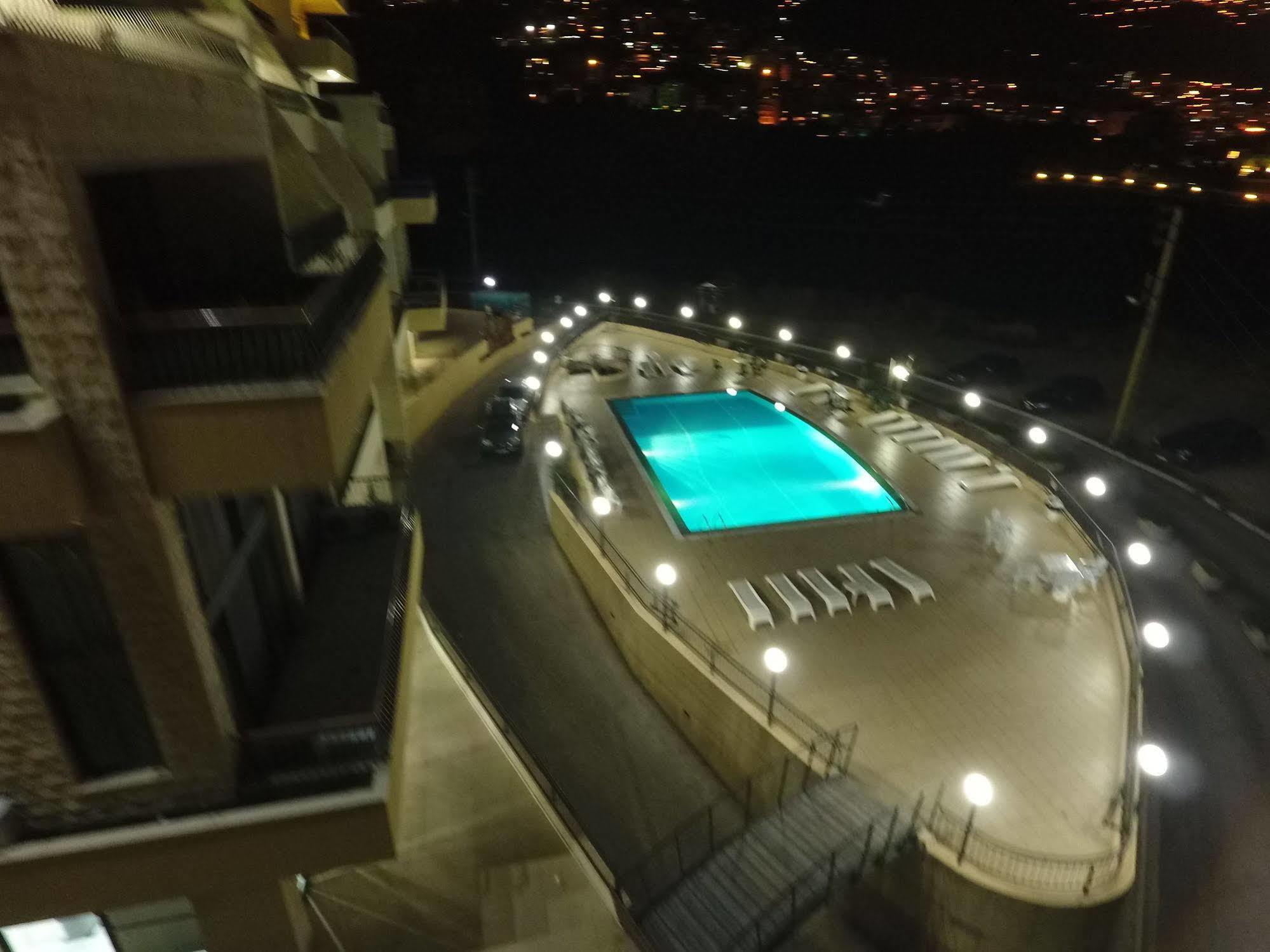 Adma Blue Screen Jounieh Kültér fotó