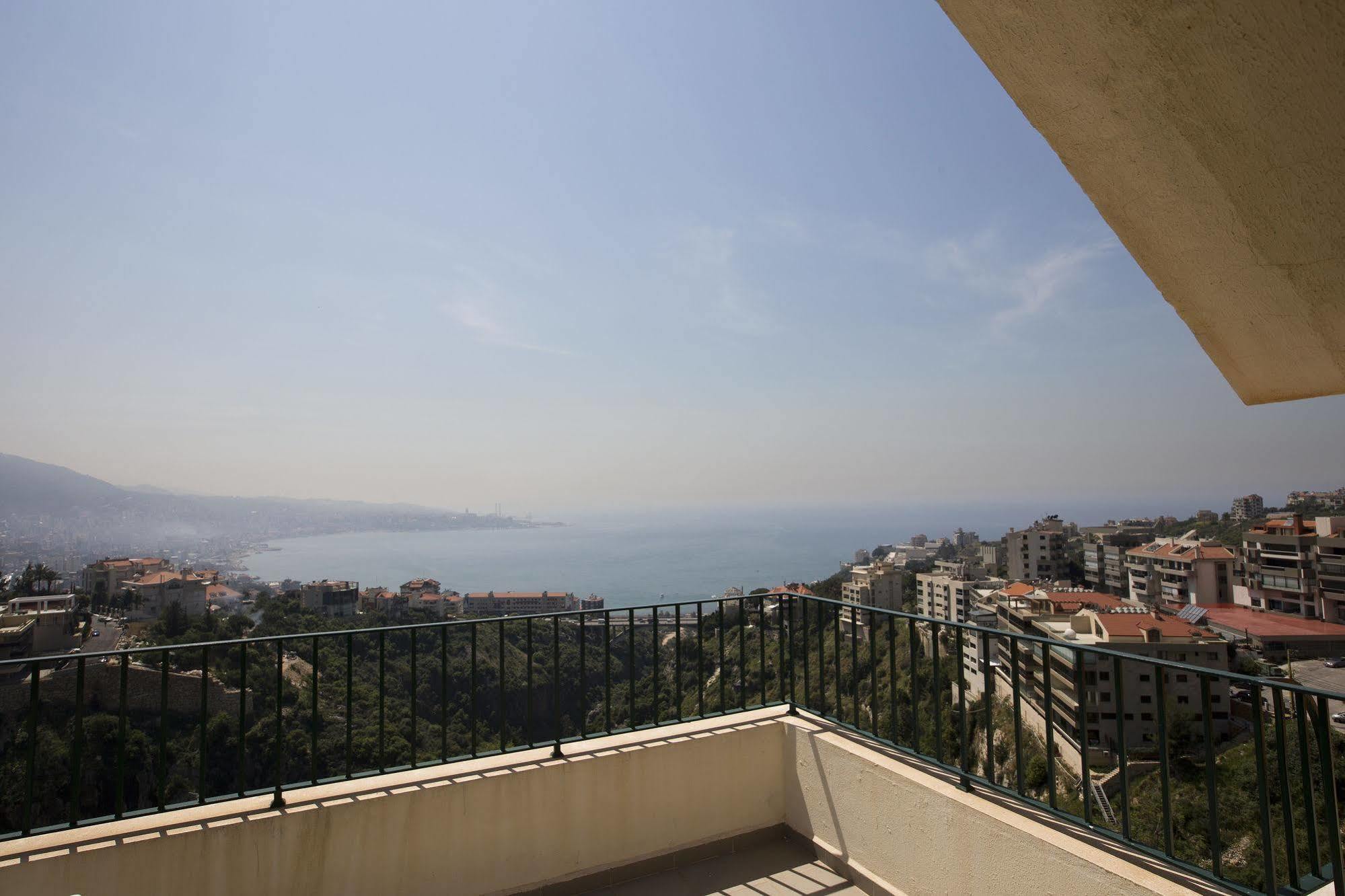 Adma Blue Screen Jounieh Kültér fotó