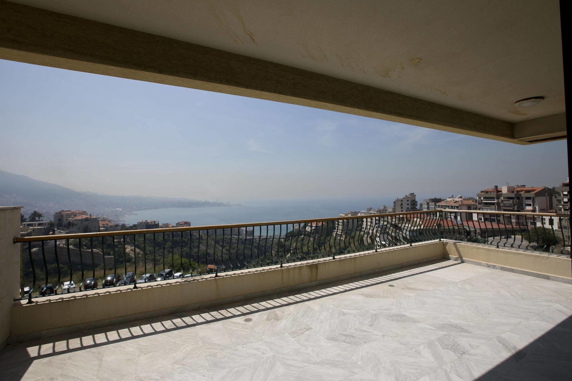 Adma Blue Screen Jounieh Kültér fotó