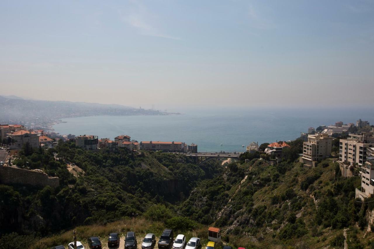Adma Blue Screen Jounieh Kültér fotó